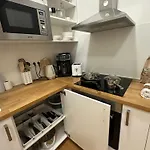 1 Center Modern 2br With Panoramic Museum View And King Bed Praag