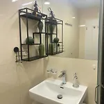 1 Center Modern 2br With Panoramic Museum View And King Bed Appartement Praag