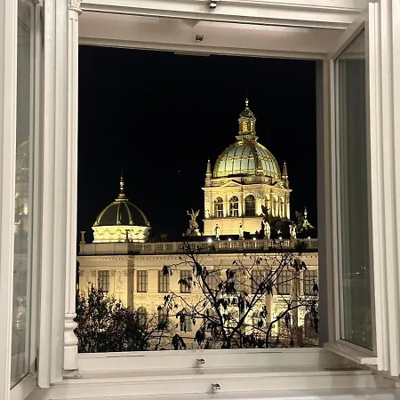 Modern 1 Retreat With Stunning Museum Views Appartement Praag