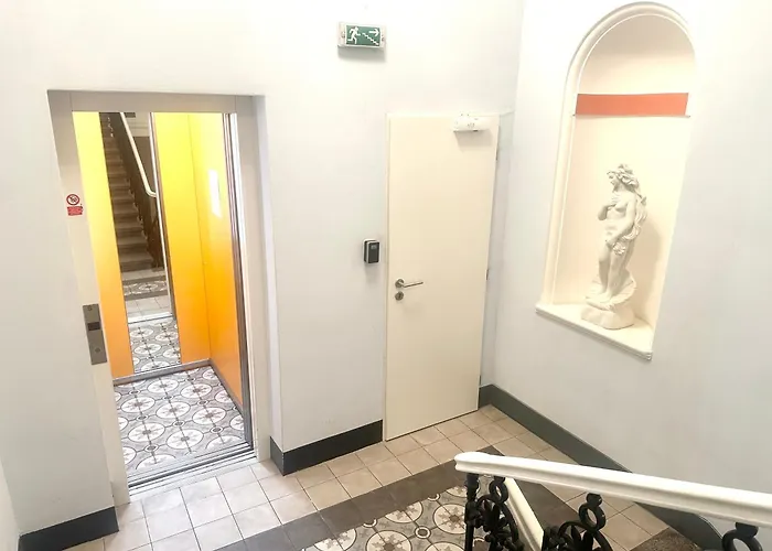 1 Center Modern 2br With Panoramic Museum View And King Bed Apartmán