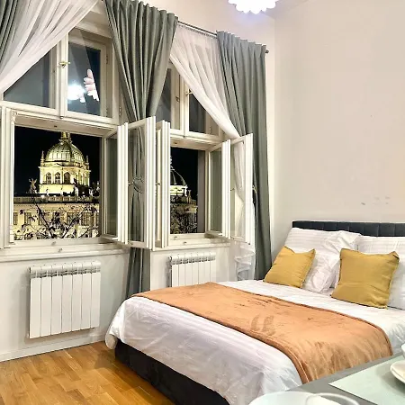 Modern 1 Retreat With Stunning Museum Views Apartment