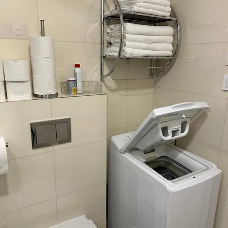 1 Center Modern 2br With Panoramic Museum View And King Bed 아파트 *