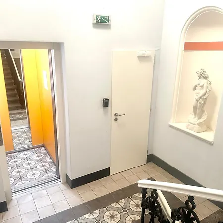 1 Center Modern 2br With Panoramic Museum View And King Bed 아파트
